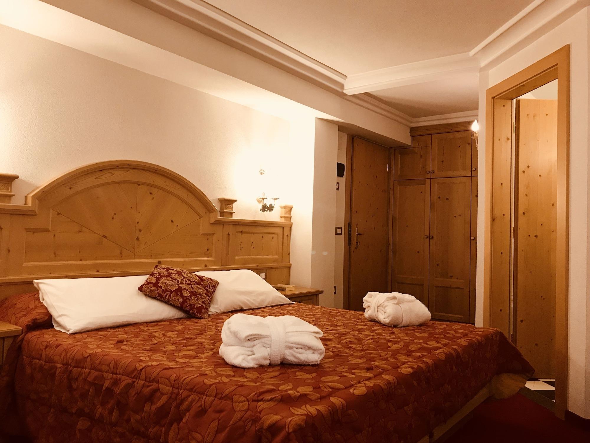 Sporthotel Romantic Plaza Madonna di Campiglio Exterior photo