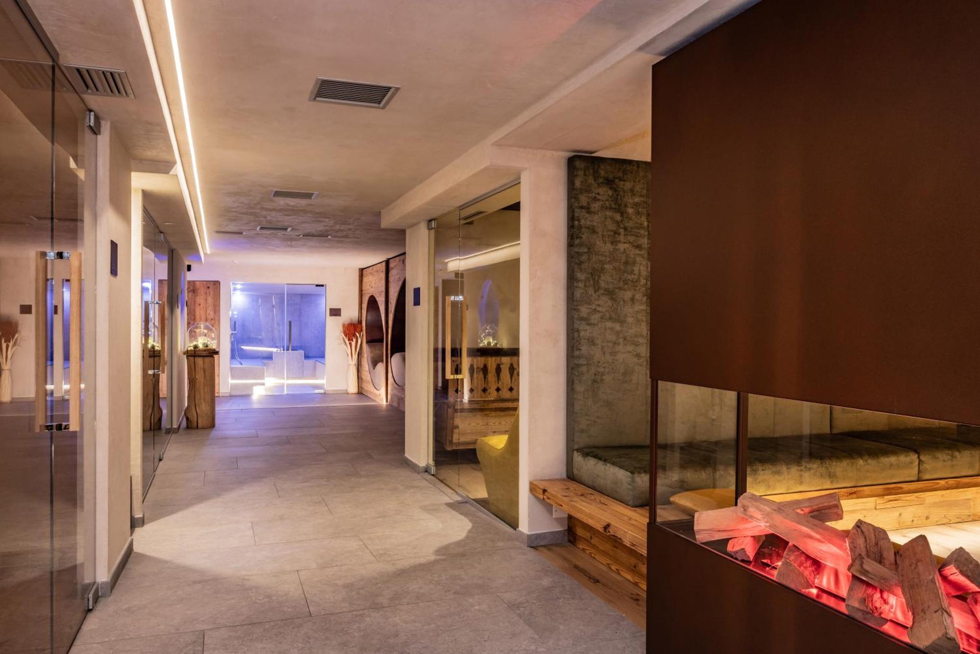 Sporthotel Romantic Plaza Madonna di Campiglio Exterior photo