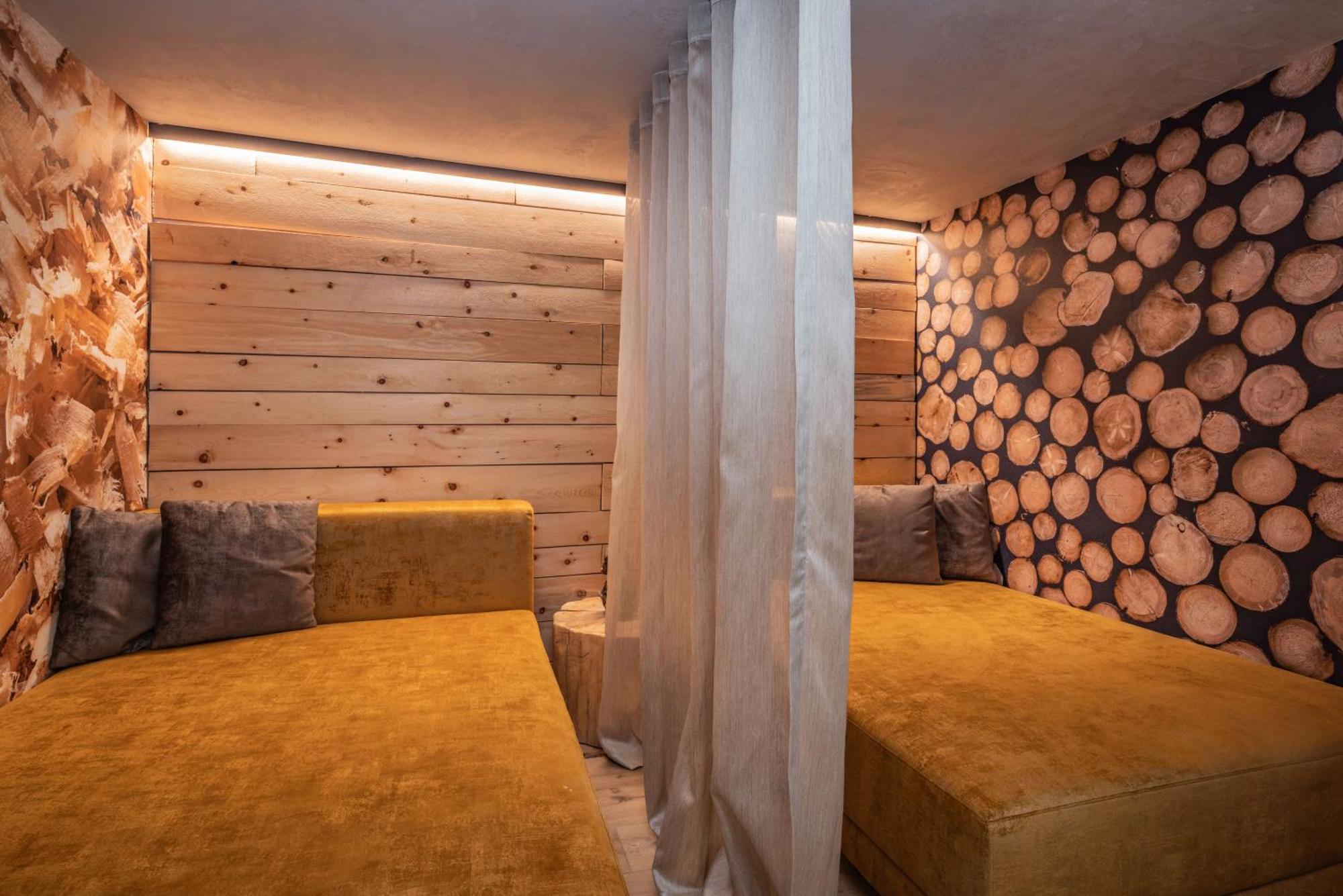 Sporthotel Romantic Plaza Madonna di Campiglio Exterior photo